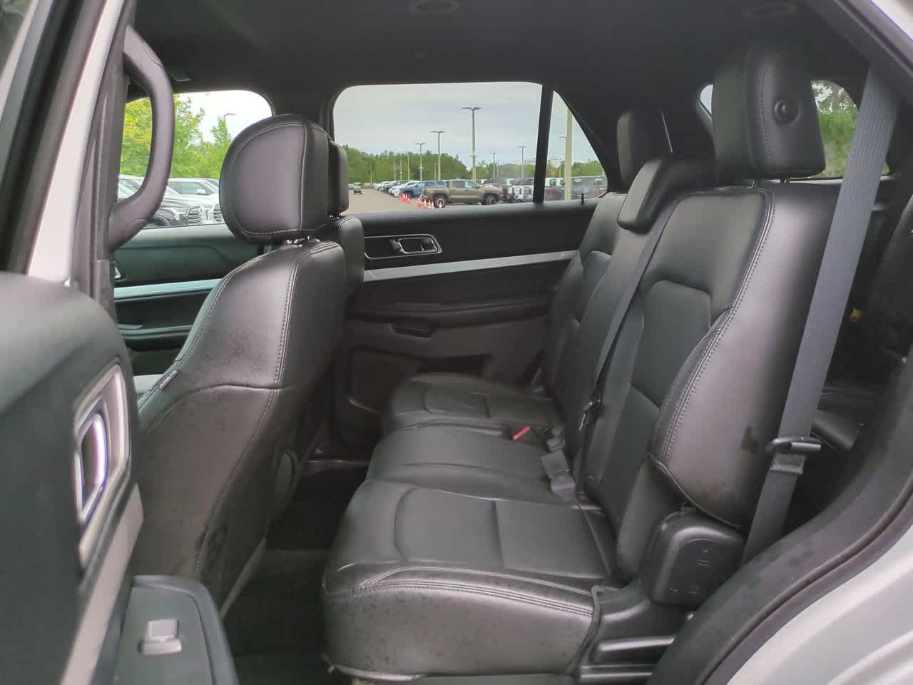 Thumbnail: 2016 Ford Explorer - 14