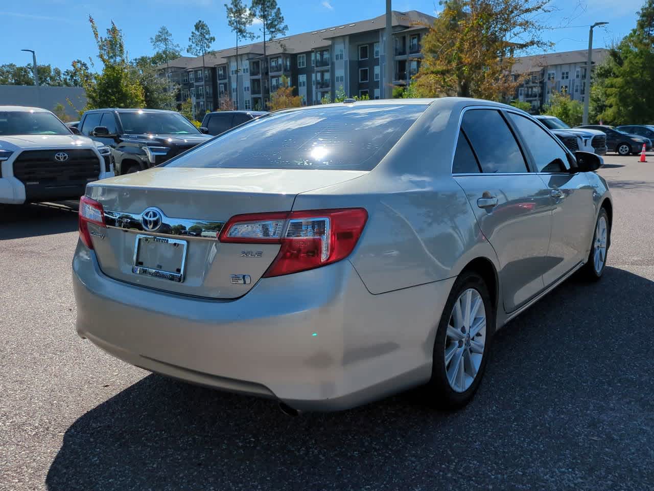 Thumbnail: 2014 Toyota Camry - 6