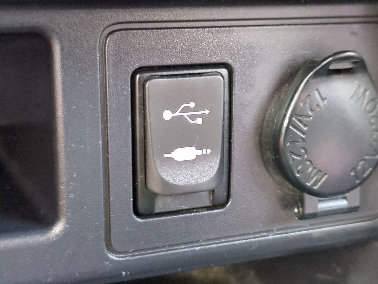 Thumbnail: 2014 Toyota 4Runner - 21