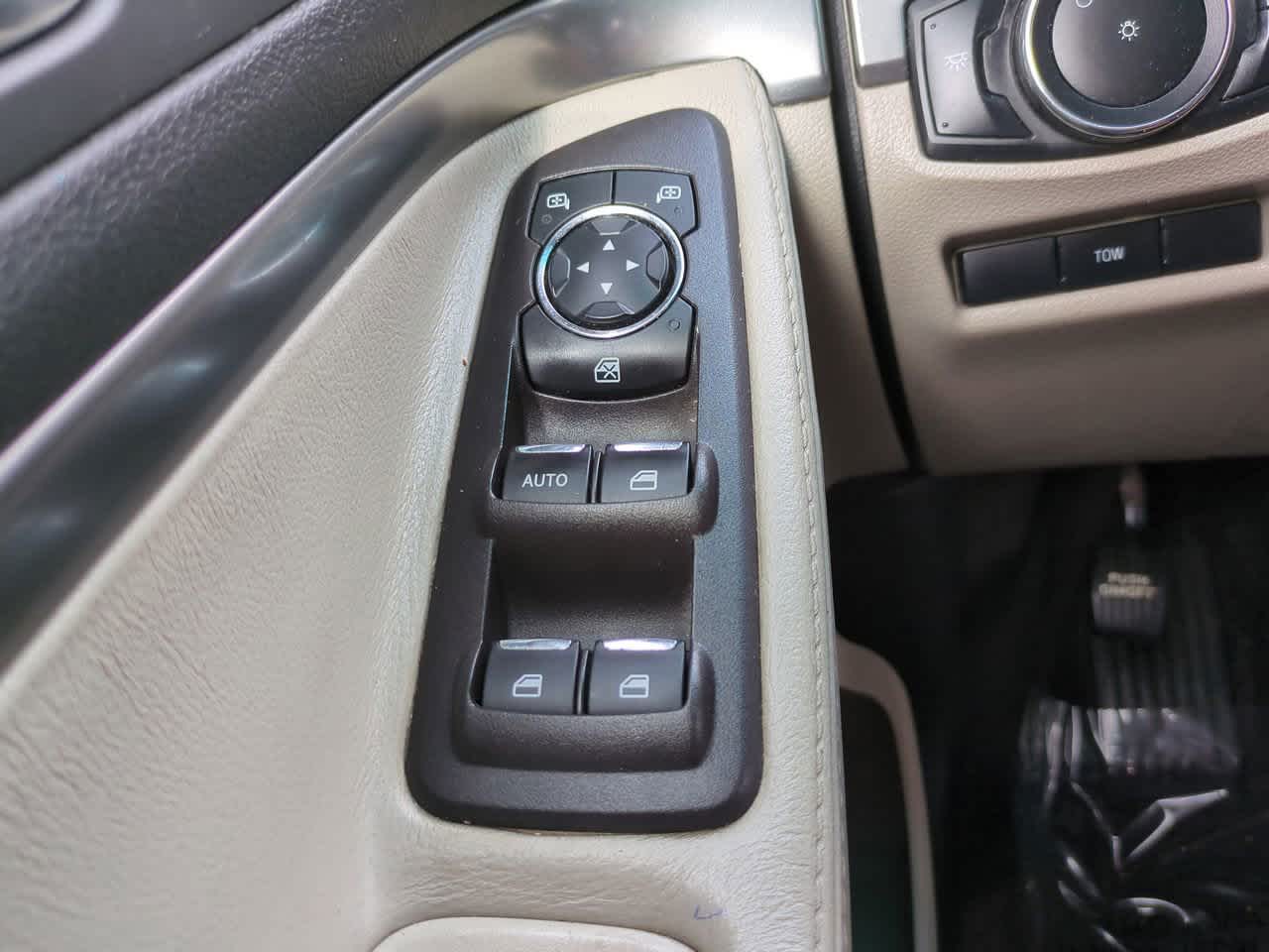 Thumbnail: 2013 Ford Explorer - 21