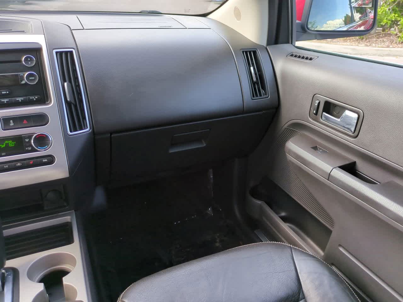 Thumbnail: 2010 Ford Edge - 16