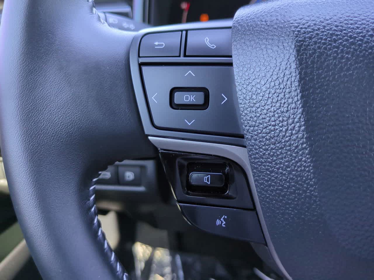 Thumbnail: 2025 Toyota Camry - 22