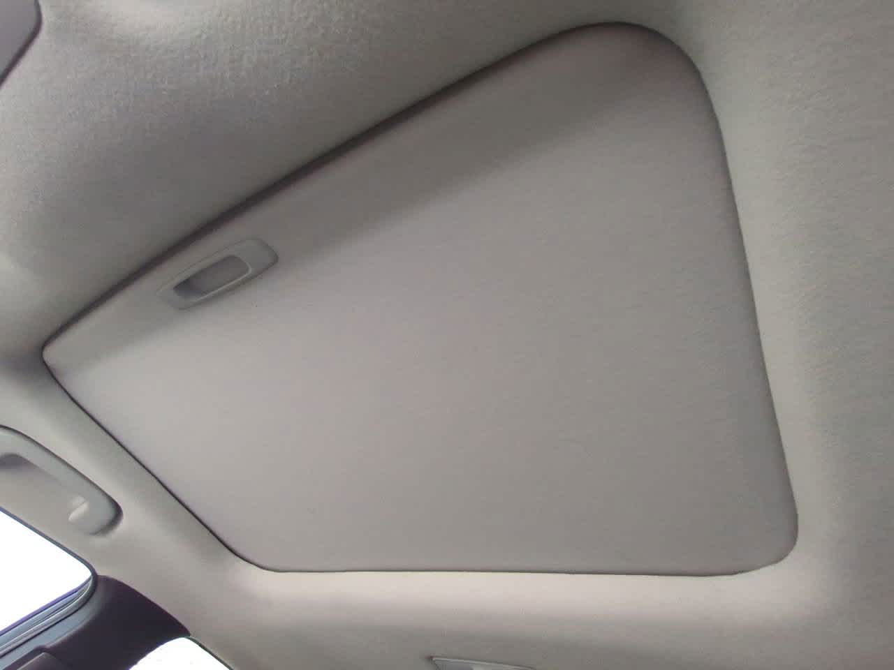 Thumbnail: 2022 Toyota Corolla Cross - 19