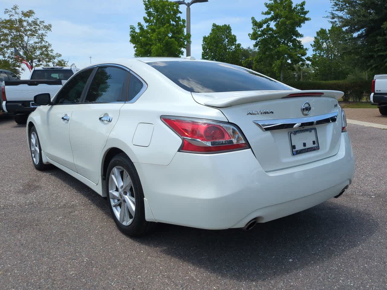 Thumbnail: 2015 Nissan Altima - 4