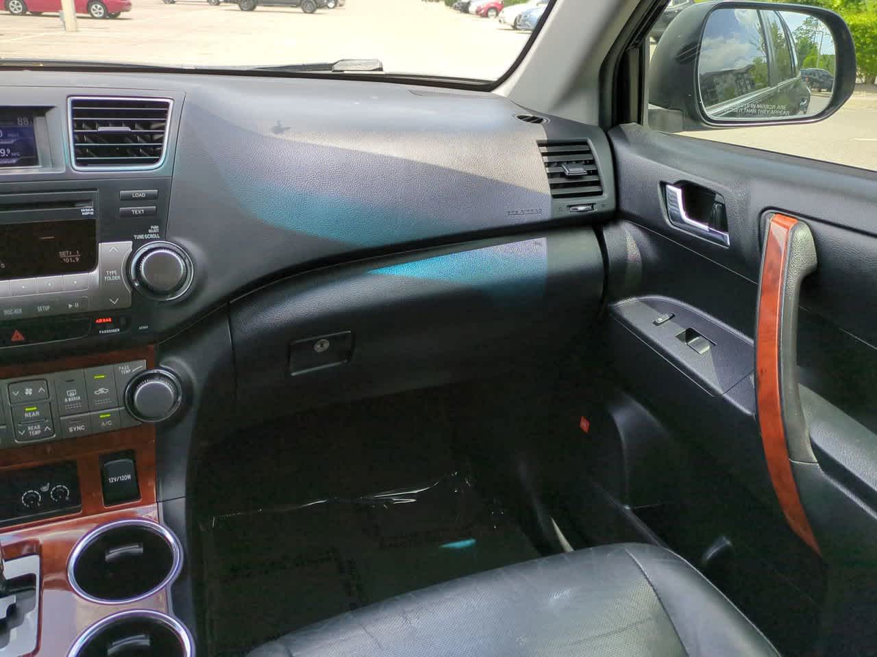 Thumbnail: 2011 Toyota Highlander - 17