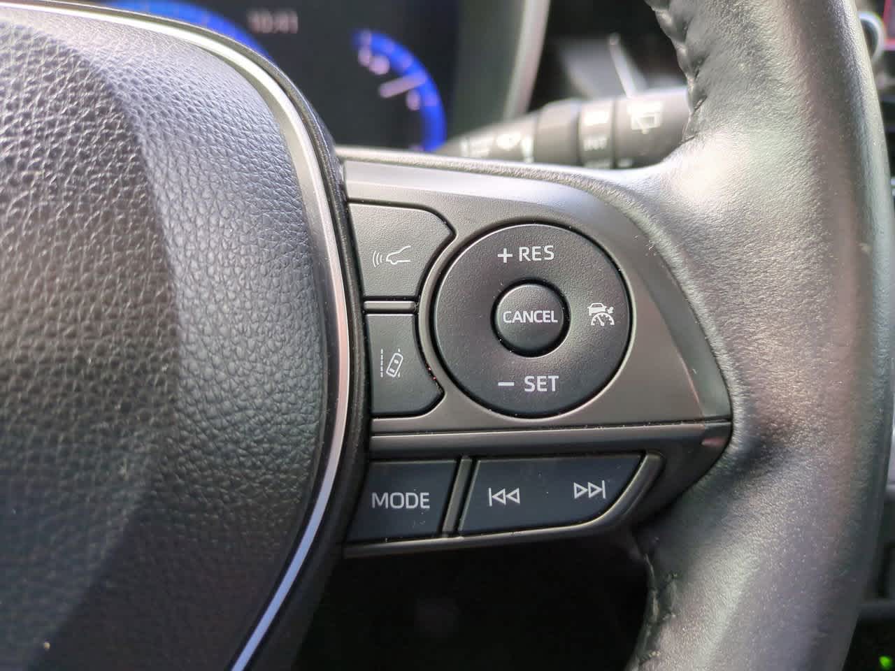 Thumbnail: 2022 Toyota Corolla Cross - 25