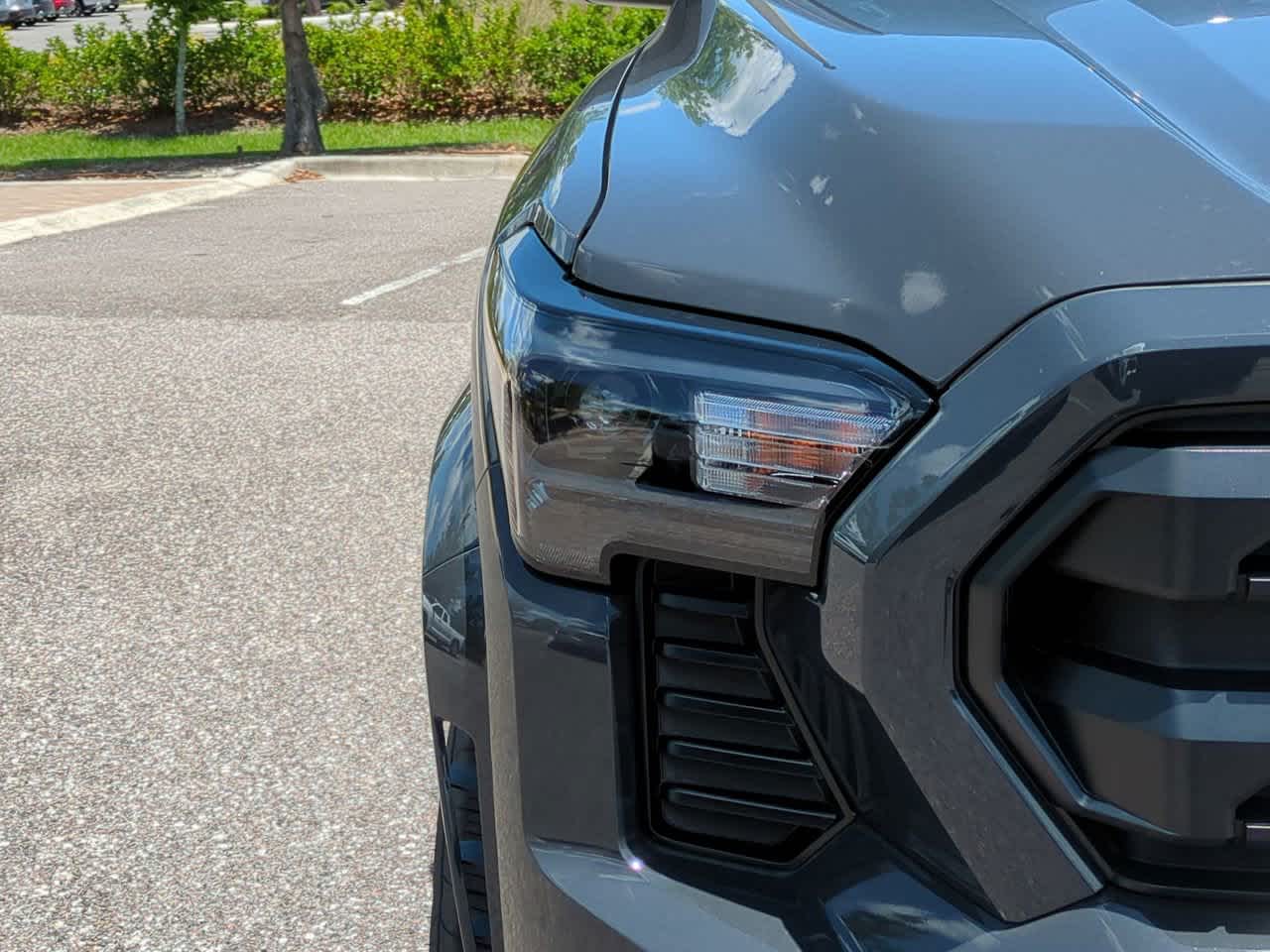 2025 Toyota Tacoma SR5 10