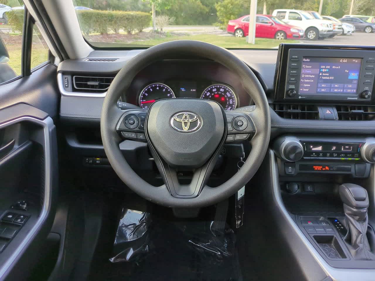 Thumbnail: 2020 Toyota RAV4 - 15