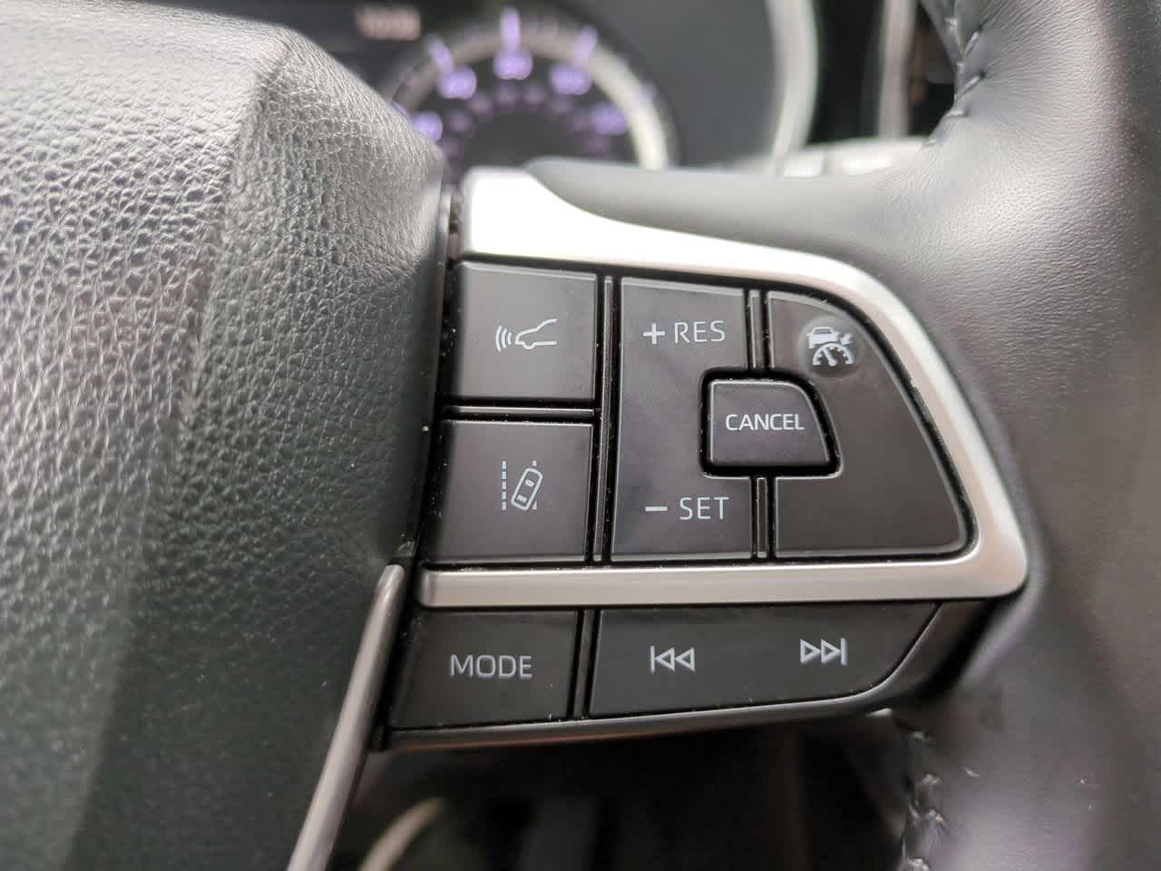 Thumbnail: 2023 Toyota Highlander - 26