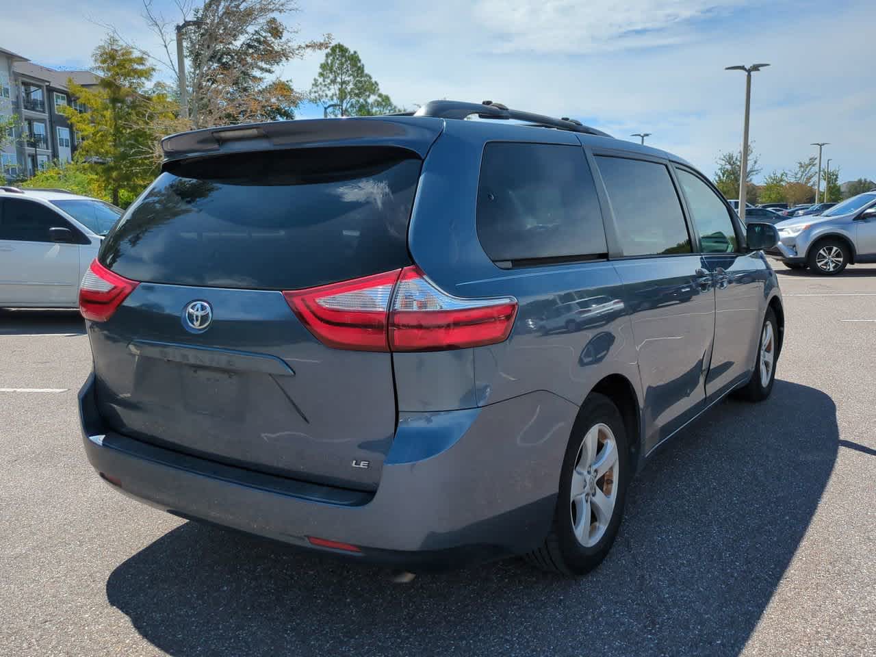 Thumbnail: 2015 Toyota Sienna - 6