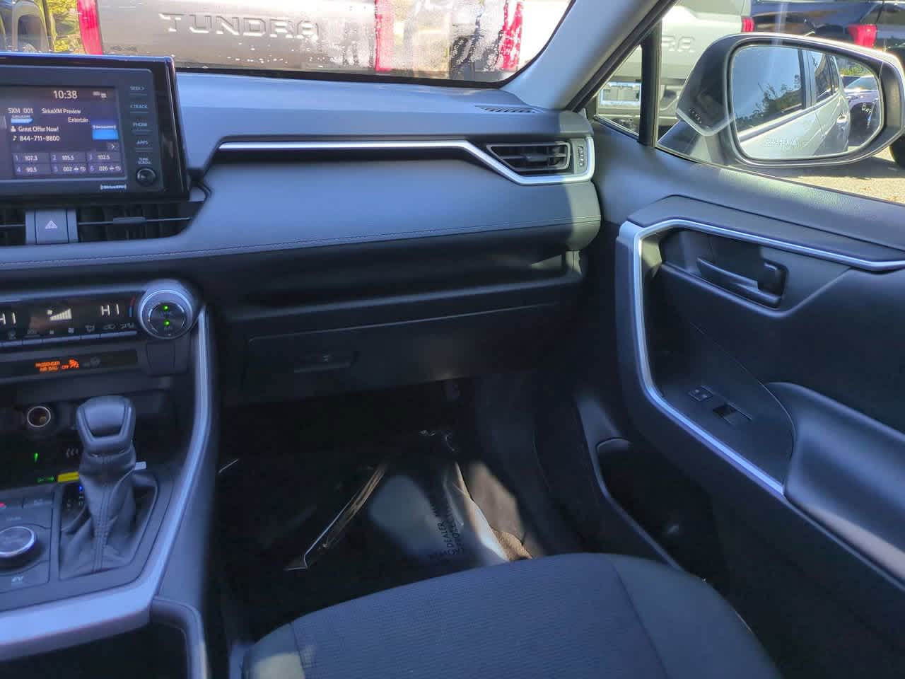 Thumbnail: 2022 Toyota RAV4 - 16