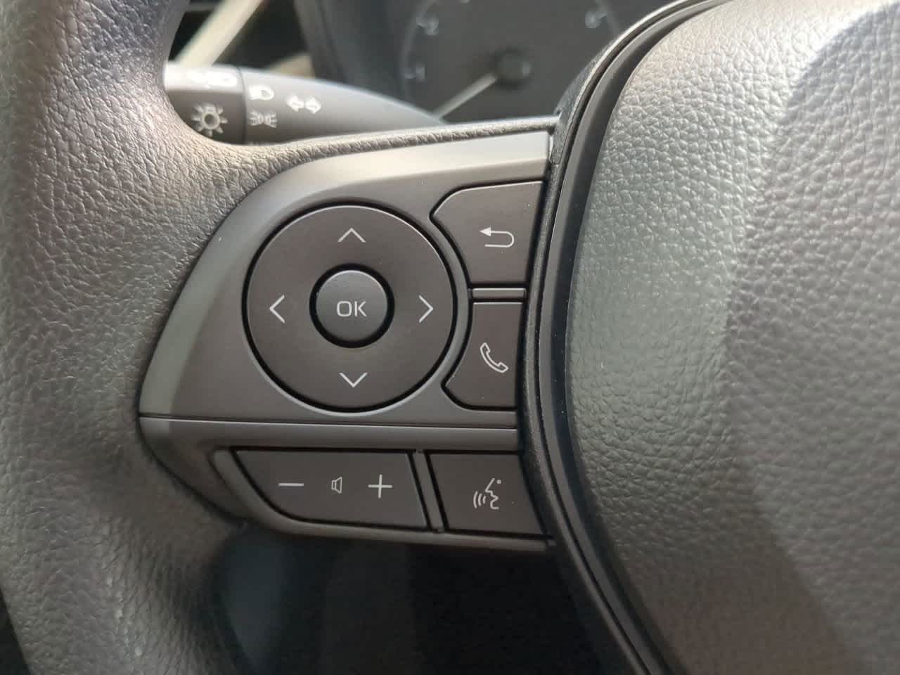 2025 Toyota Corolla LE 23