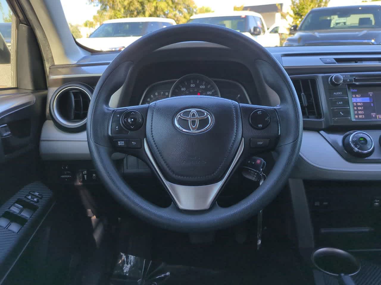 Thumbnail: 2015 Toyota RAV4 - 15