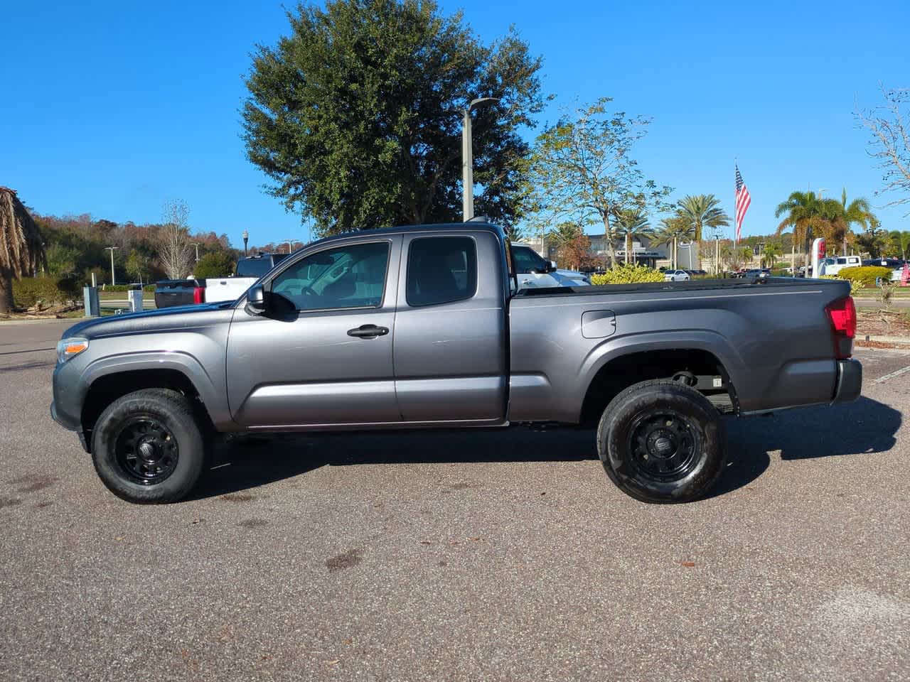 Thumbnail: 2020 Toyota Tacoma - 3