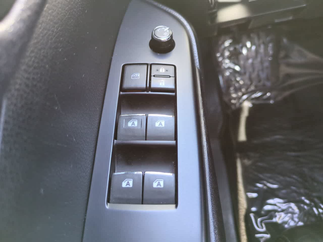 Thumbnail: 2016 Toyota Highlander - 24