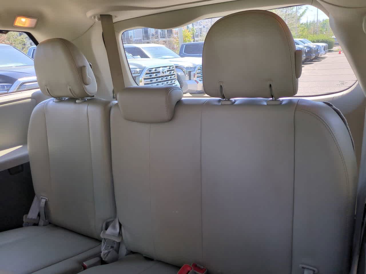 Thumbnail: 2014 Toyota Sienna - 13