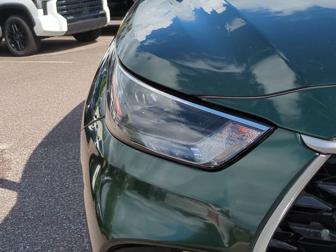 Thumbnail: 2023 Toyota Highlander - 10