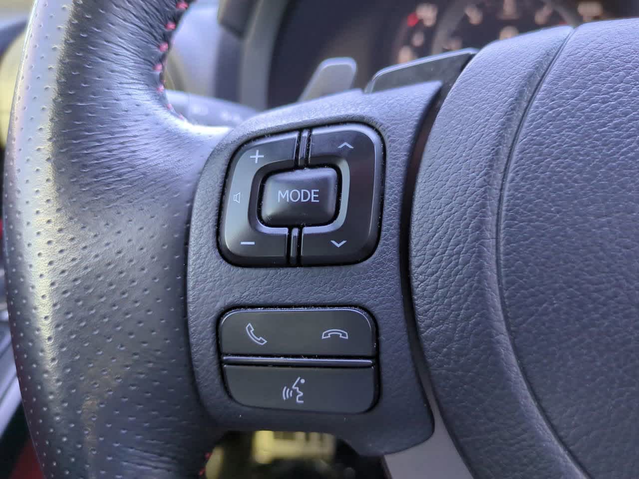 Thumbnail: 2023 Lexus IS - 25