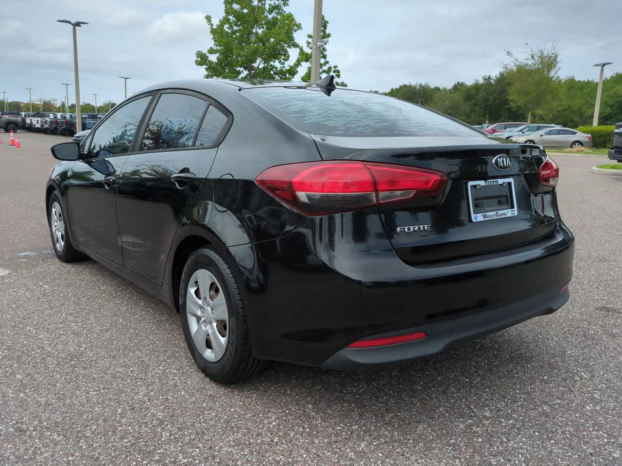 Thumbnail: 2017 Kia Forte - 4
