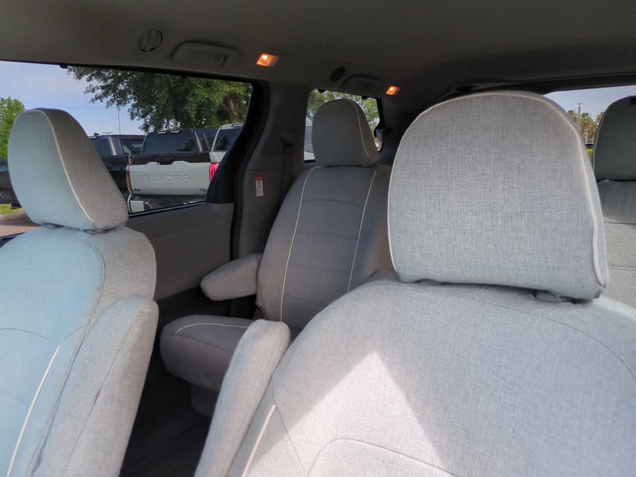 Thumbnail: 2017 Toyota Sienna - 8