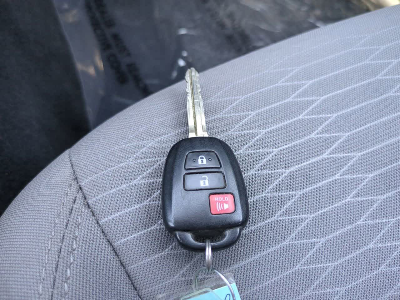 Thumbnail: 2016 Toyota Tacoma - 24