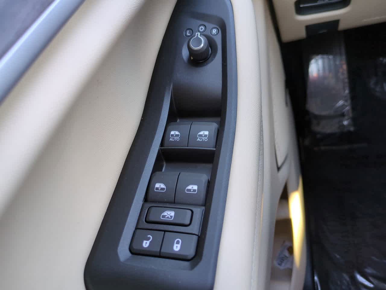 Thumbnail: 2022 Jeep Grand Cherokee - 24