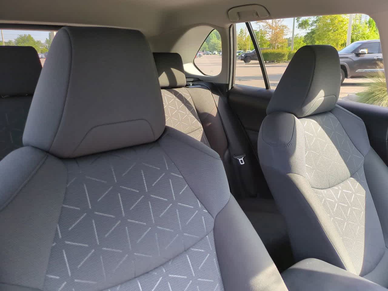 Thumbnail: 2021 Toyota RAV4 - 7