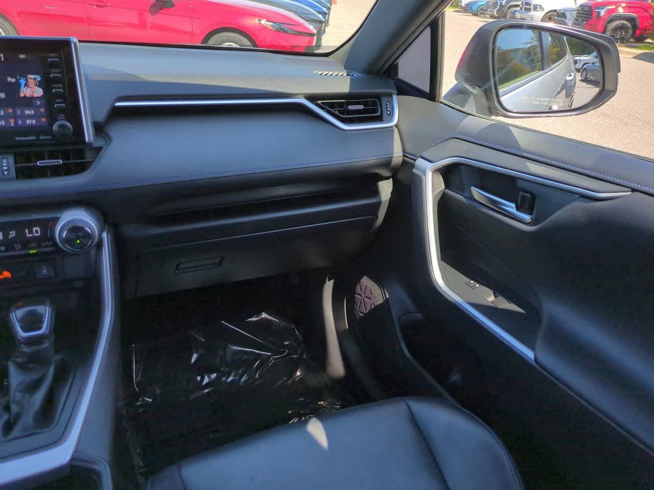 Thumbnail: 2019 Toyota RAV4 - 16