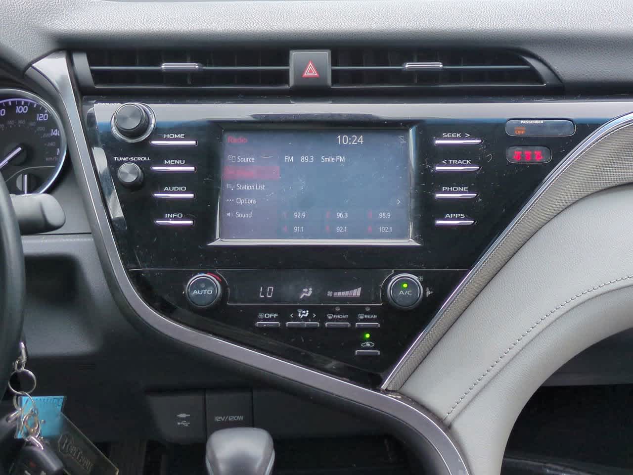 Thumbnail: 2018 Toyota Camry - 17