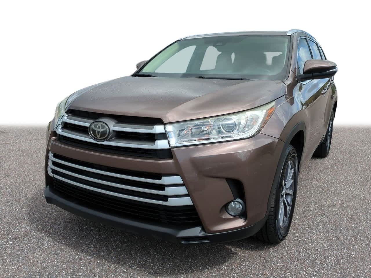 2018 Toyota Highlander XLE Hero Image