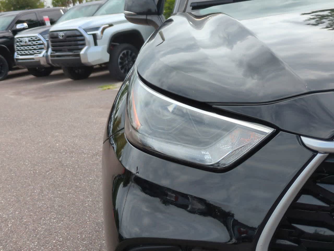 Thumbnail: 2021 Toyota Highlander - 10