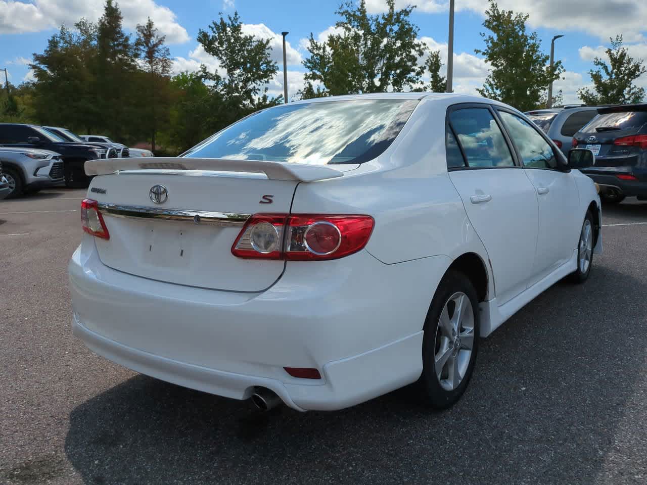 Thumbnail: 2011 Toyota Corolla - 6