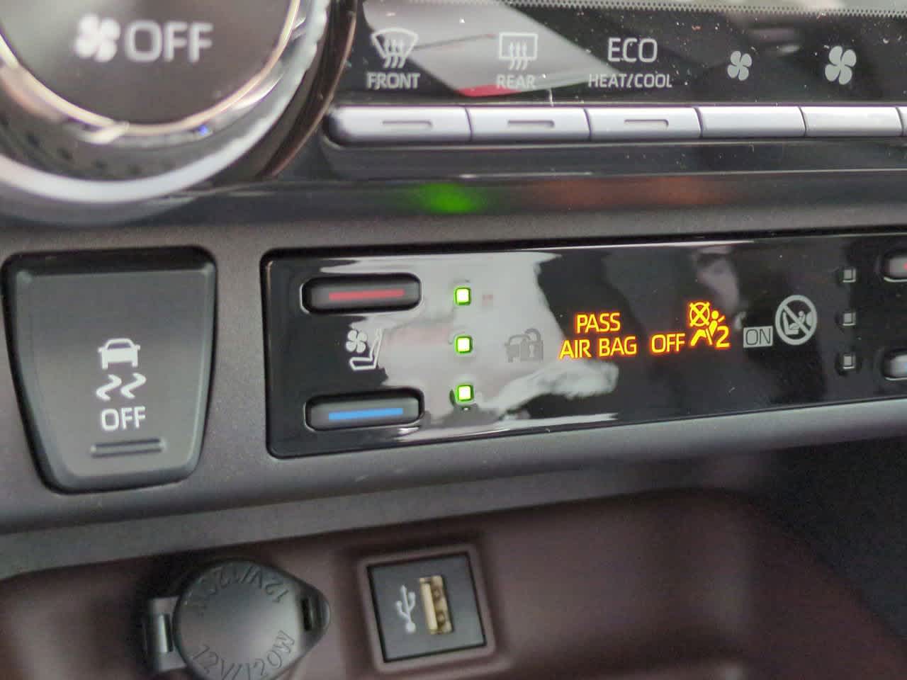 Thumbnail: 2025 Toyota RAV4 - 22