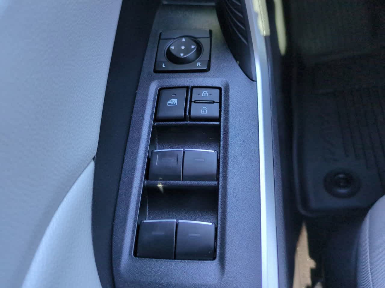 Thumbnail: 2025 Toyota RAV4 - 22