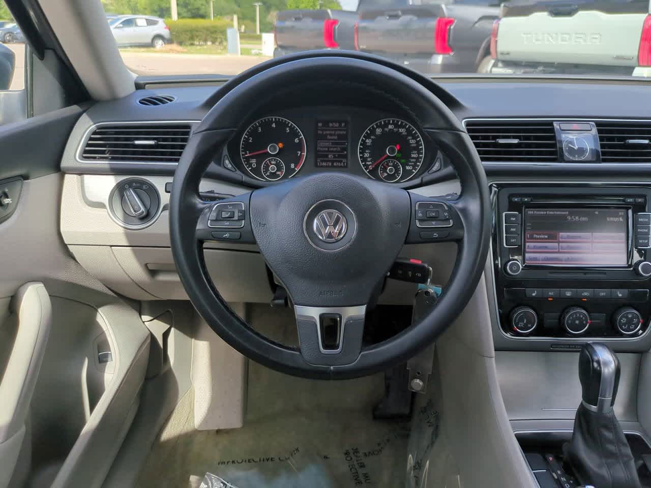 Thumbnail: 2014 Volkswagen Passat - 15
