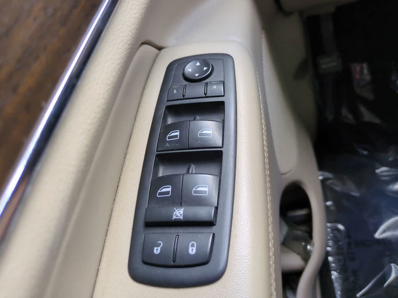 Thumbnail: 2015 Jeep Grand Cherokee - 23