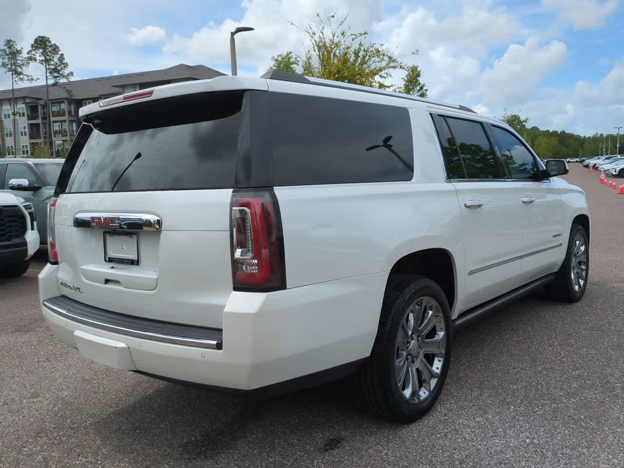 Thumbnail: 2016 GMC Yukon XL - 6