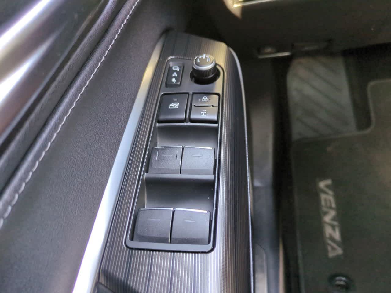 Thumbnail: 2021 Toyota Venza - 22