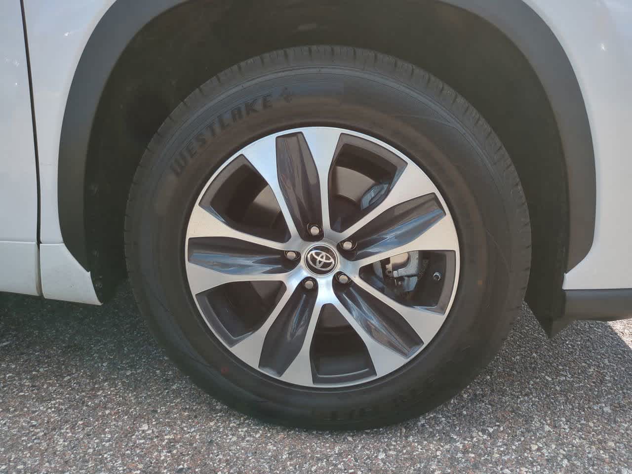 Thumbnail: 2024 Toyota Highlander - 11