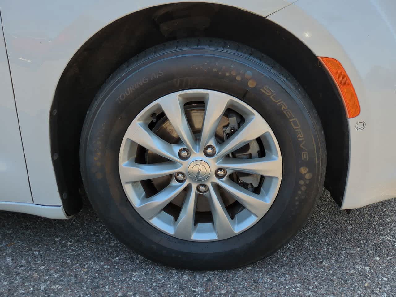 Thumbnail: 2018 Chrysler Pacifica - 11