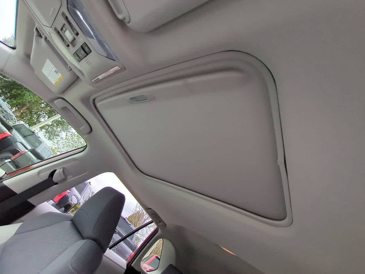 Thumbnail: 2019 Toyota RAV4 - 19