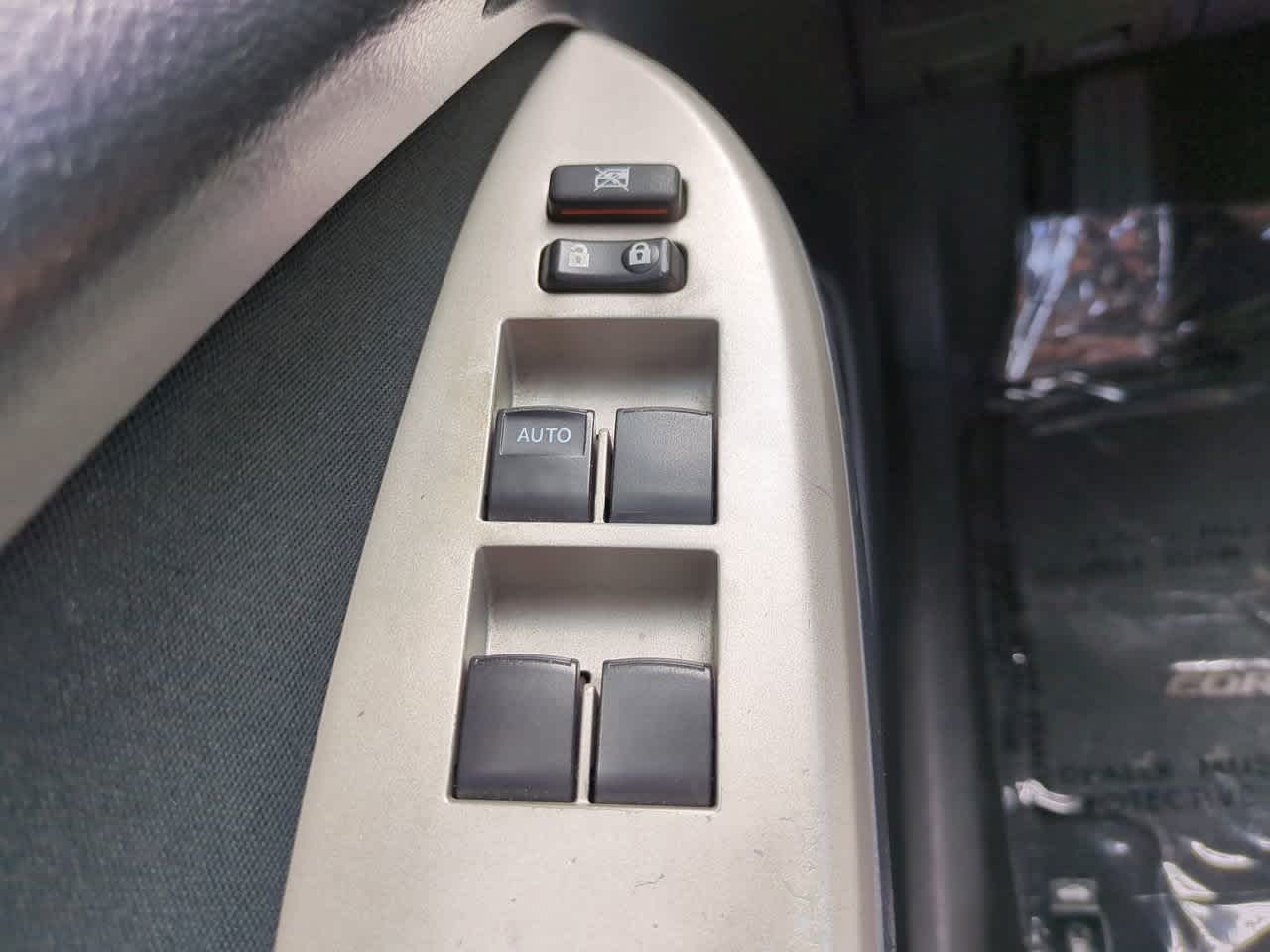 Thumbnail: 2010 Toyota Corolla - 22