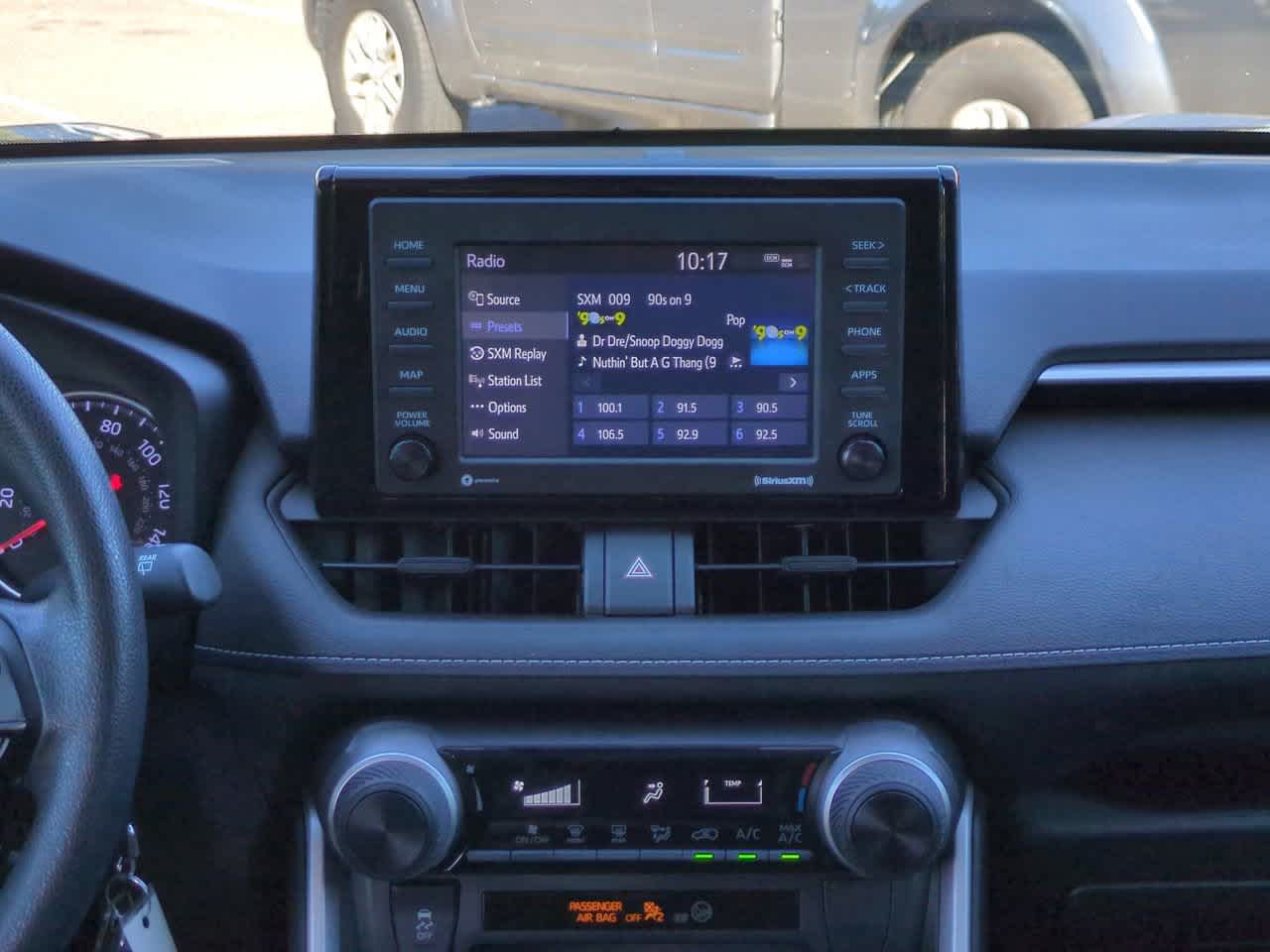 Thumbnail: 2022 Toyota RAV4 - 17