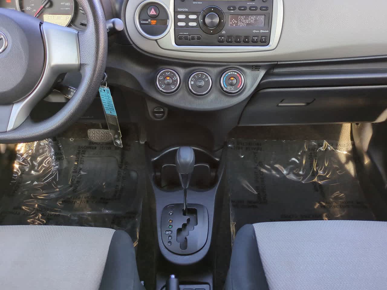 Thumbnail: 2013 Toyota Yaris - 18