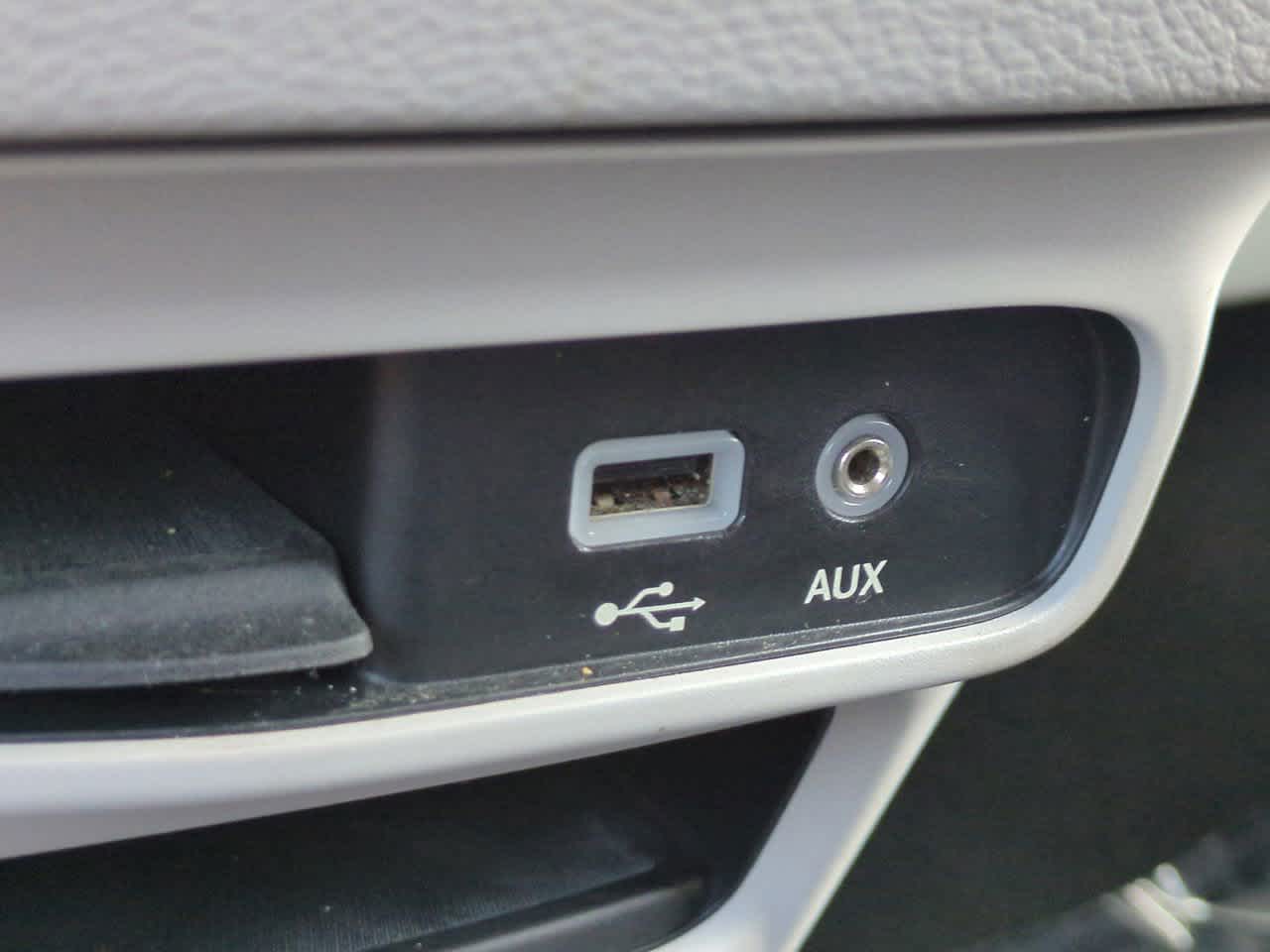 Thumbnail: 2017 Chrysler Pacifica - 21