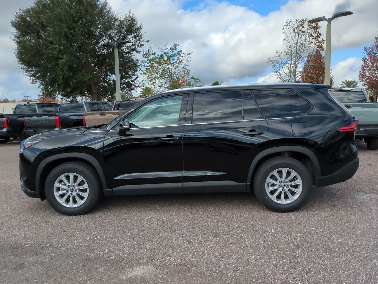 Thumbnail: 2025 Toyota Grand Highlander - 3