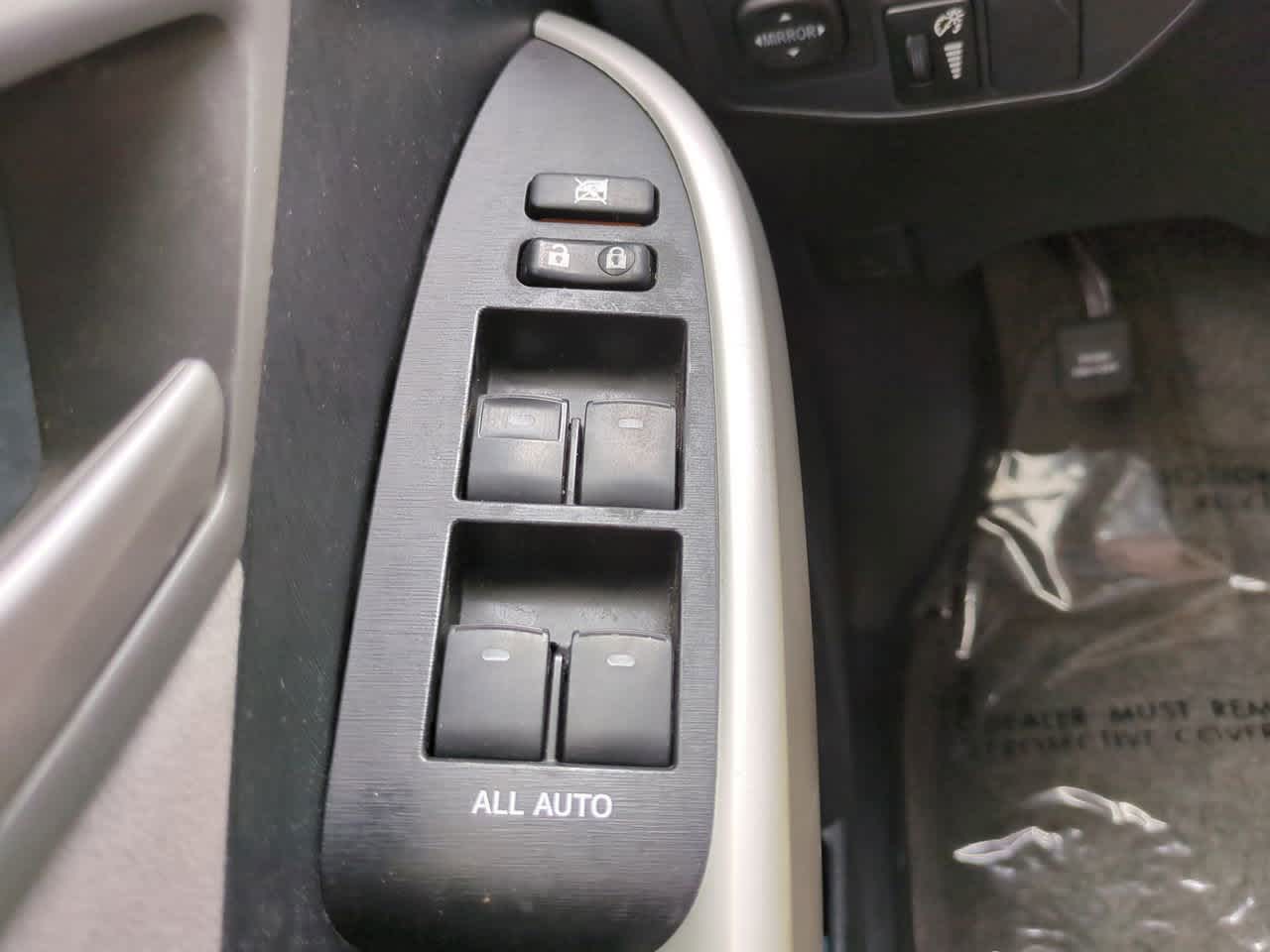 Thumbnail: 2015 Toyota Prius - 20