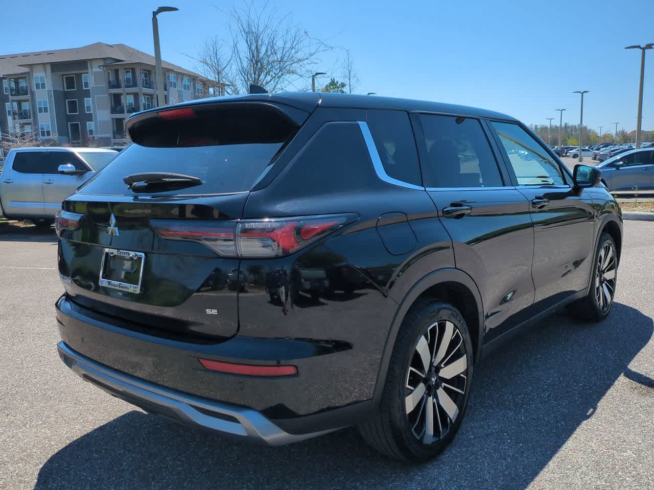 Thumbnail: 2025 Mitsubishi Outlander - 6