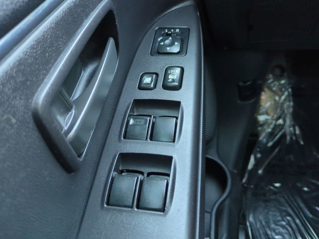 Thumbnail: 2015 Mitsubishi Outlander Sport - 20