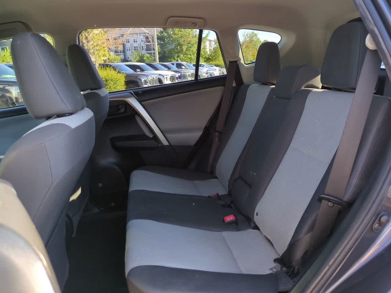 Thumbnail: 2015 Toyota RAV4 - 13
